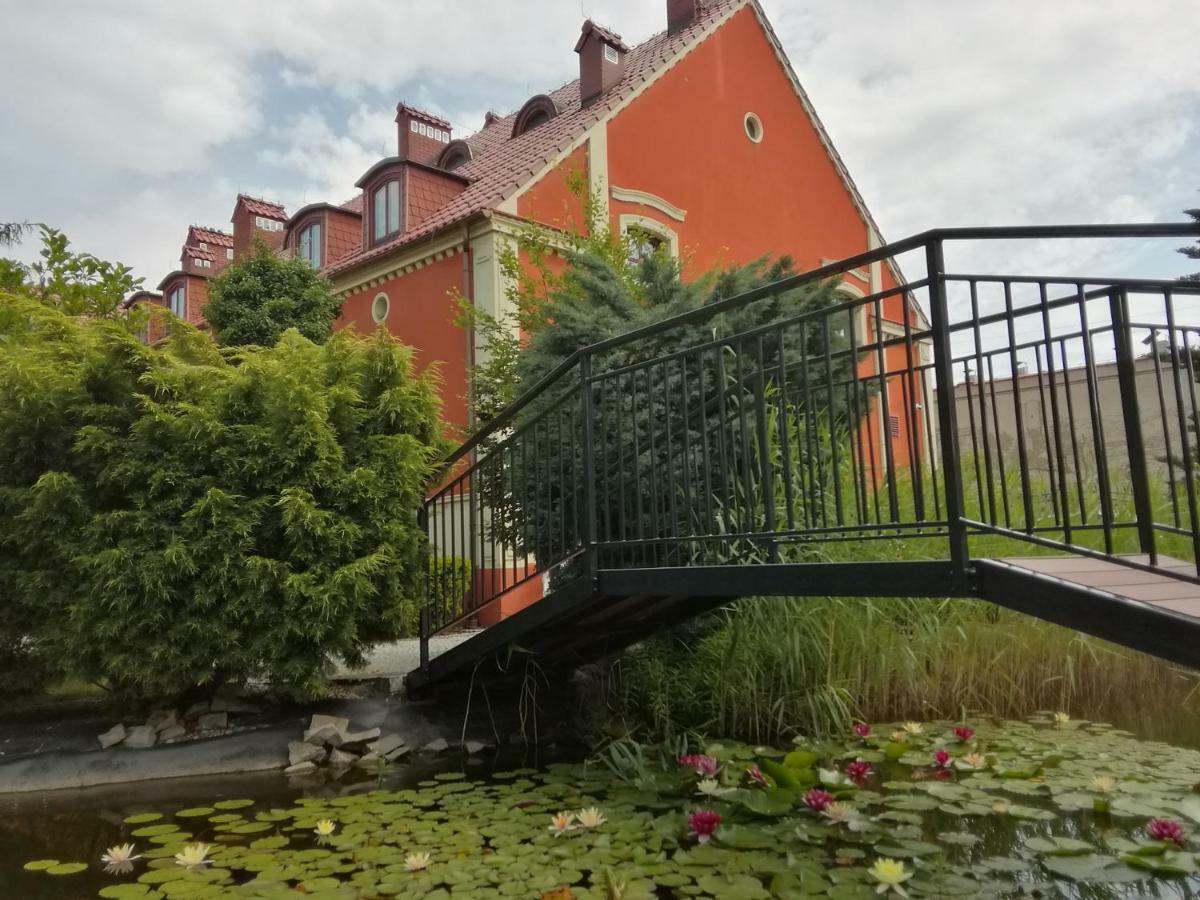 Dworek 1885 Ostrzeszów Exteriér fotografie